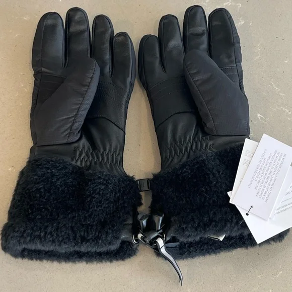 NWT UGG Women’s MetroPeak Gloves Black Leather Faux Fur Size Large - Picture 3 of 8